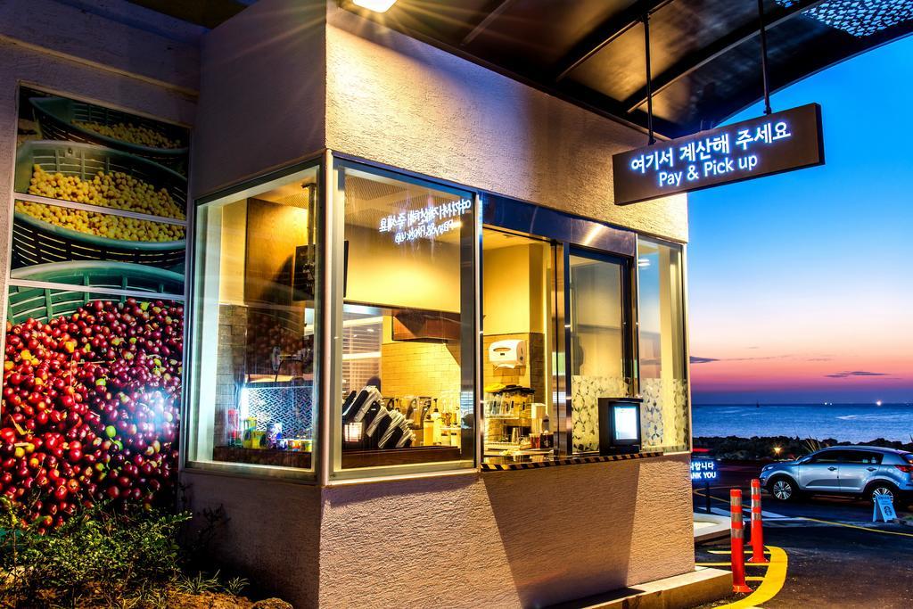 Hotel White House Jeju Bagian luar foto