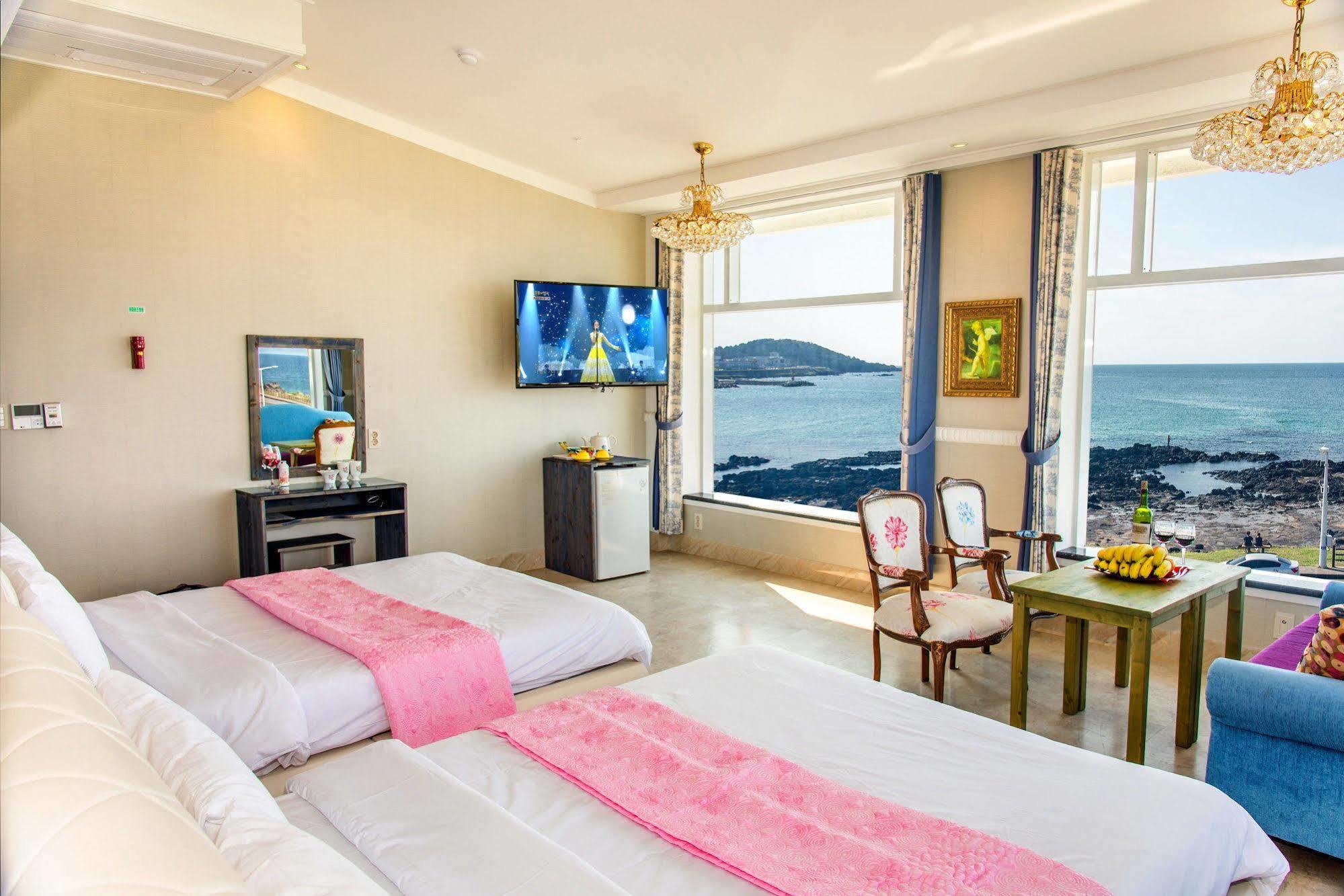 Hotel White House Jeju Bagian luar foto