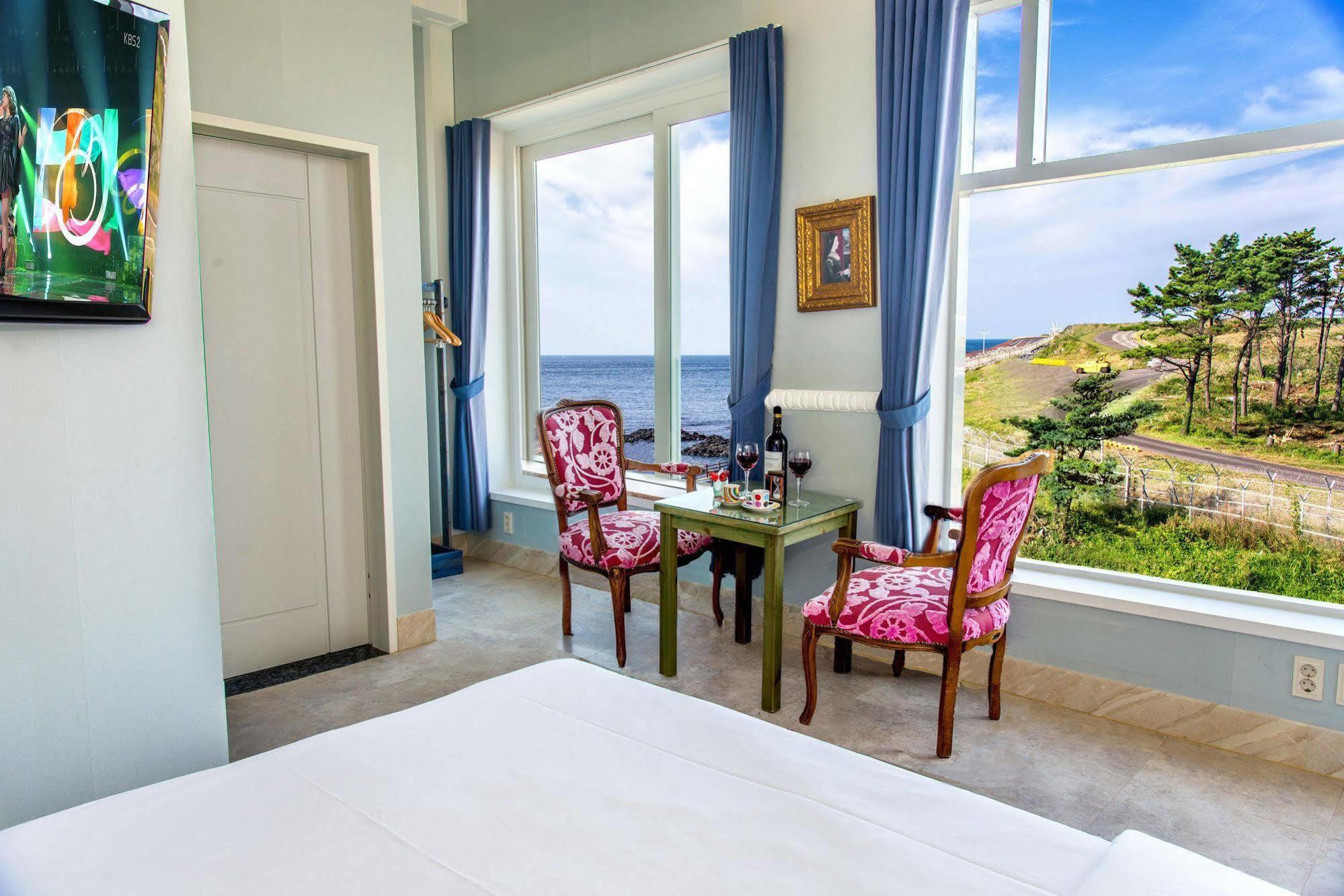 Hotel White House Jeju Bagian luar foto