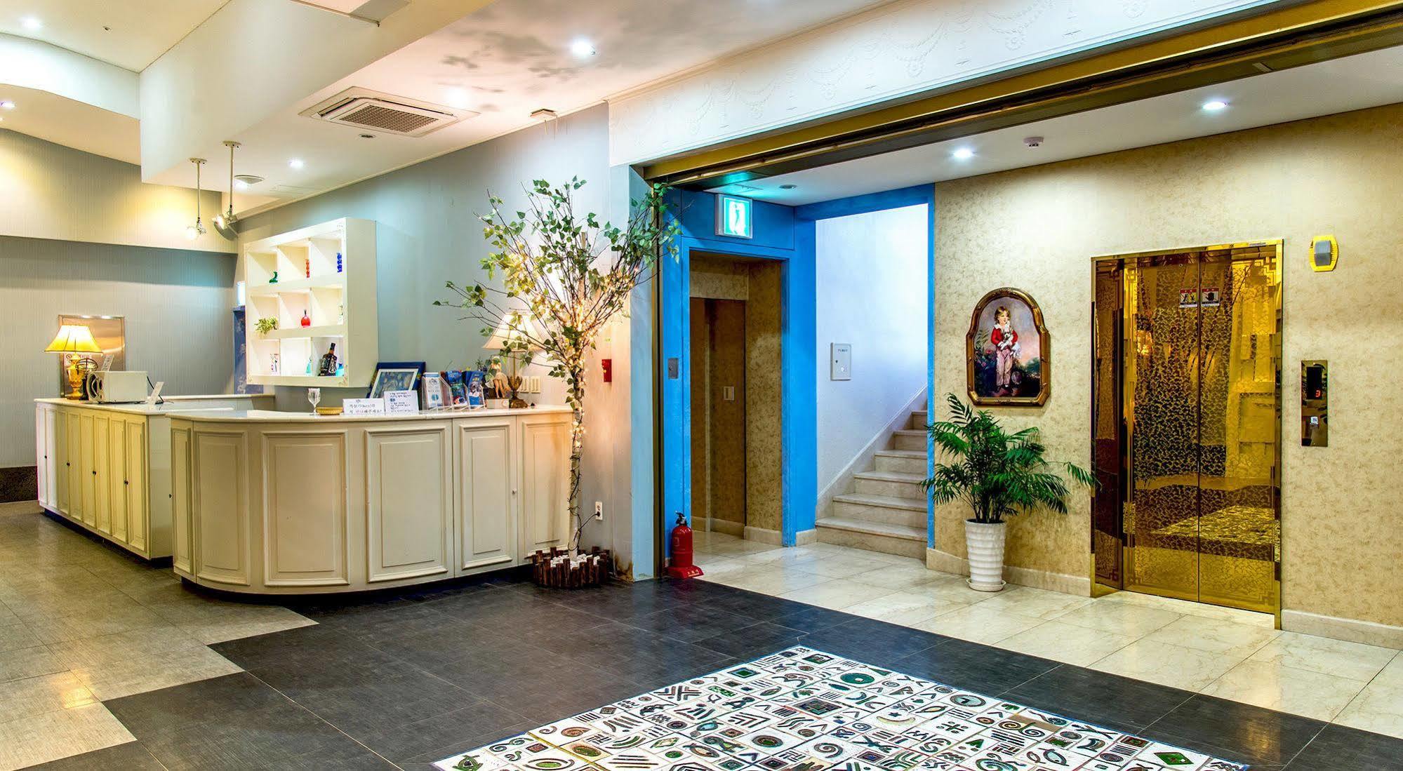 Hotel White House Jeju Bagian luar foto